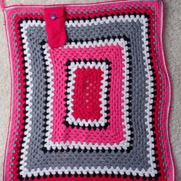 Lap Blanket Knitted Granny Core Handmade with Cell Phone Pocket Pink Red White - Picture 9 of 13